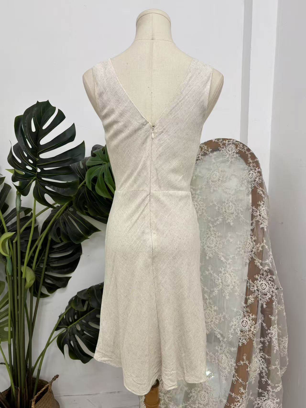 linen V-neck cinched waist dress