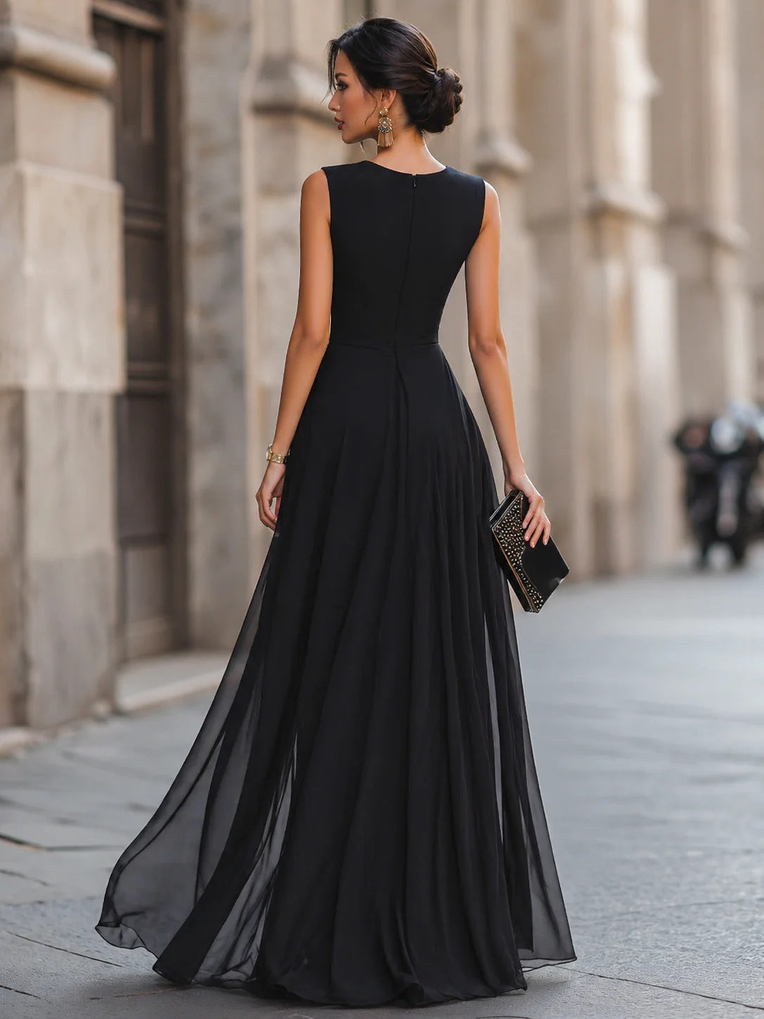 black round neck sleeveless waist-cinching dress