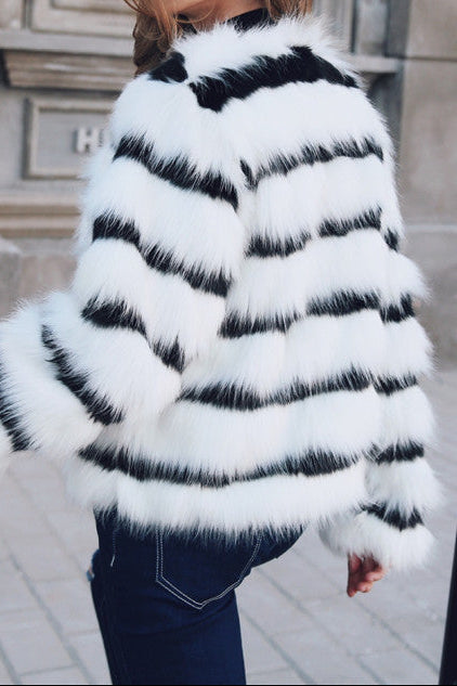 Black-white color-blocked imitation fox fur coat
