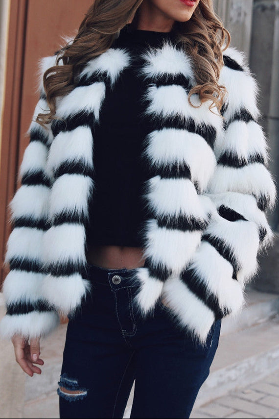 Black-white color-blocked imitation fox fur coat