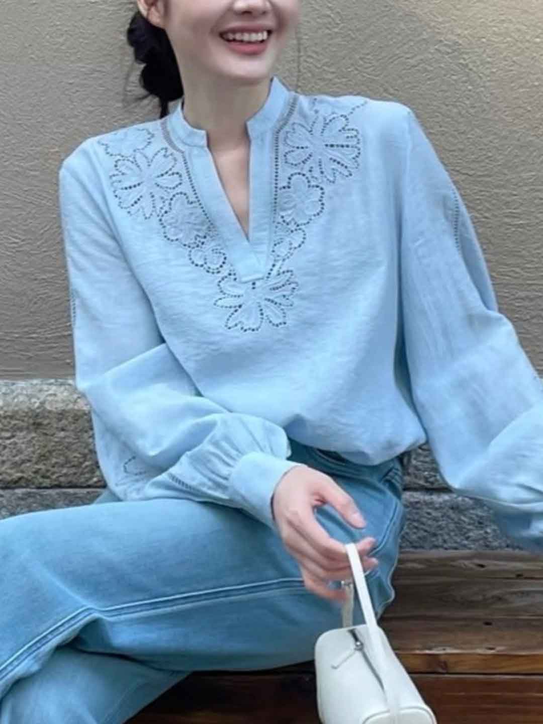 sharon Loose V-Neck Hollowed Top