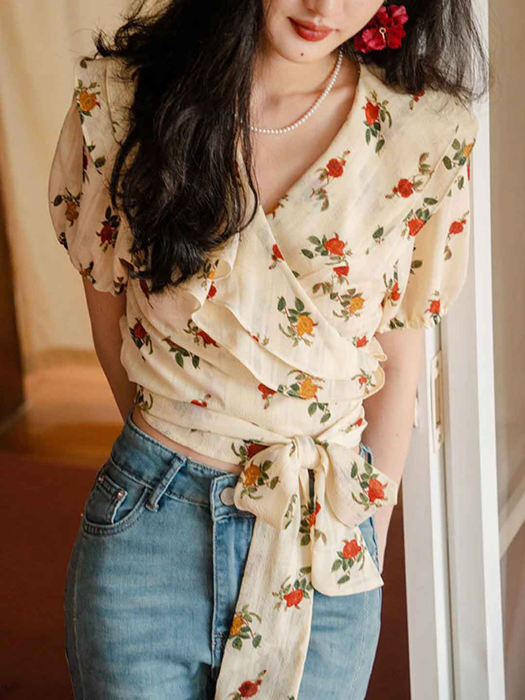 juliet Chic V-neck Waisted Floral Chiffon Top