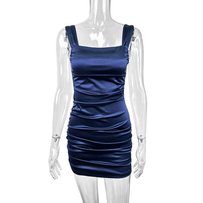 Low-cut halter pleated bodycon dress