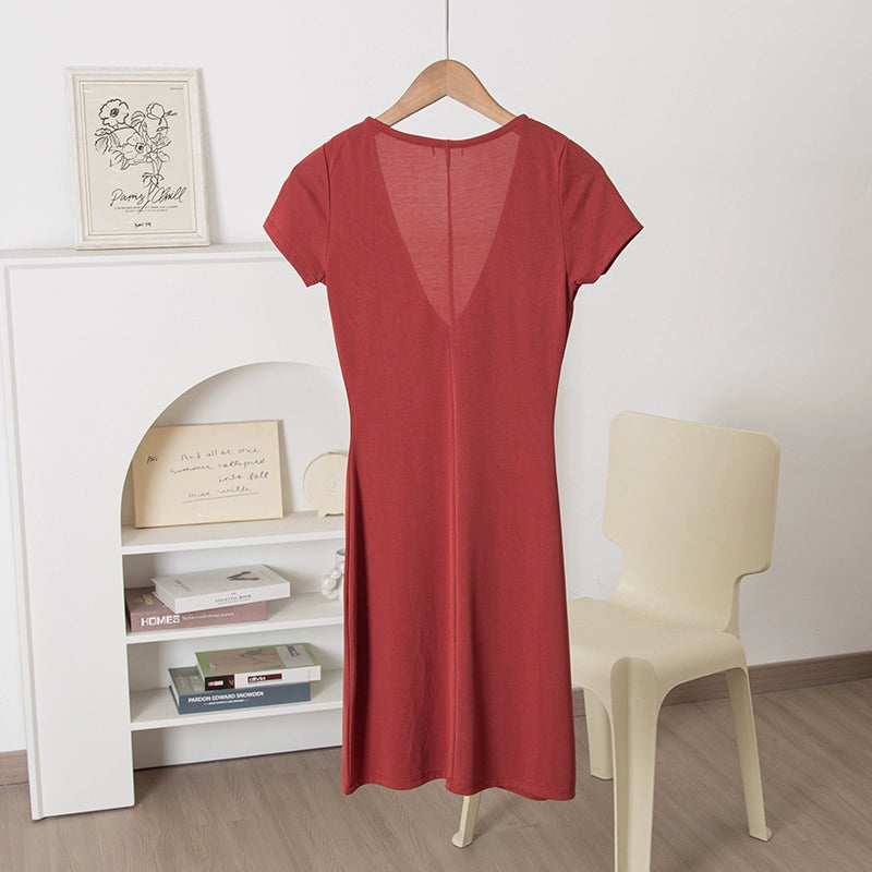 Brick red V-neck short-sleeved knitted dress