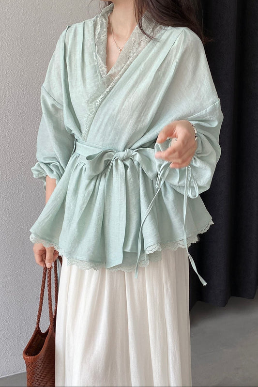 Lace-up V-neck lace-up shirt
