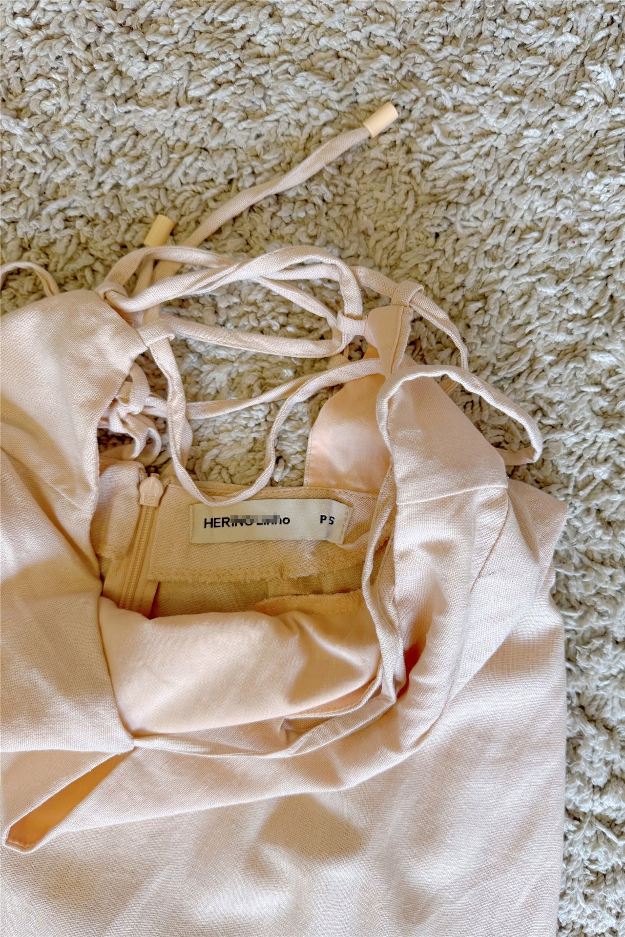 Backless linen dress with ties