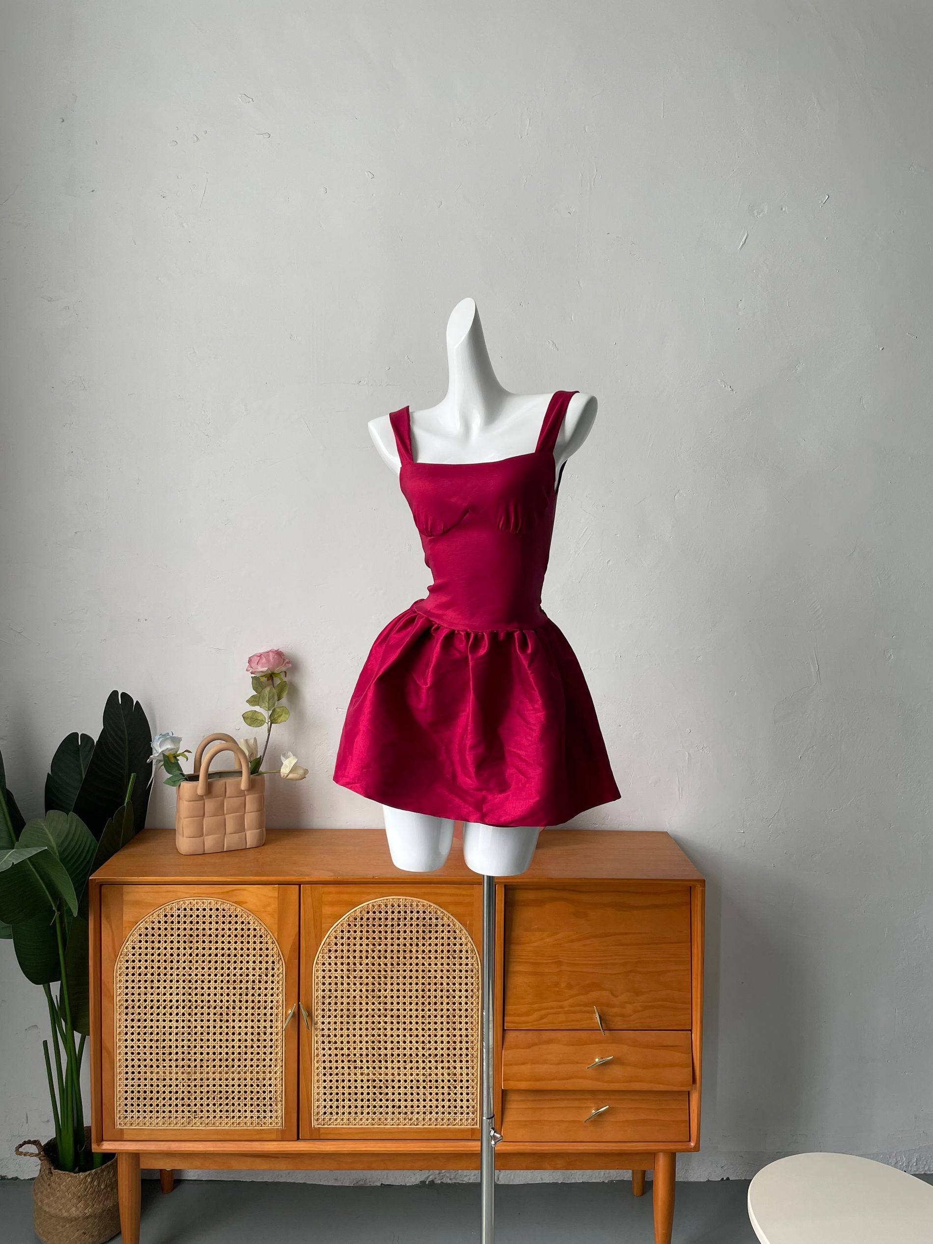 camisole waist slim sleeveless mini dress in red