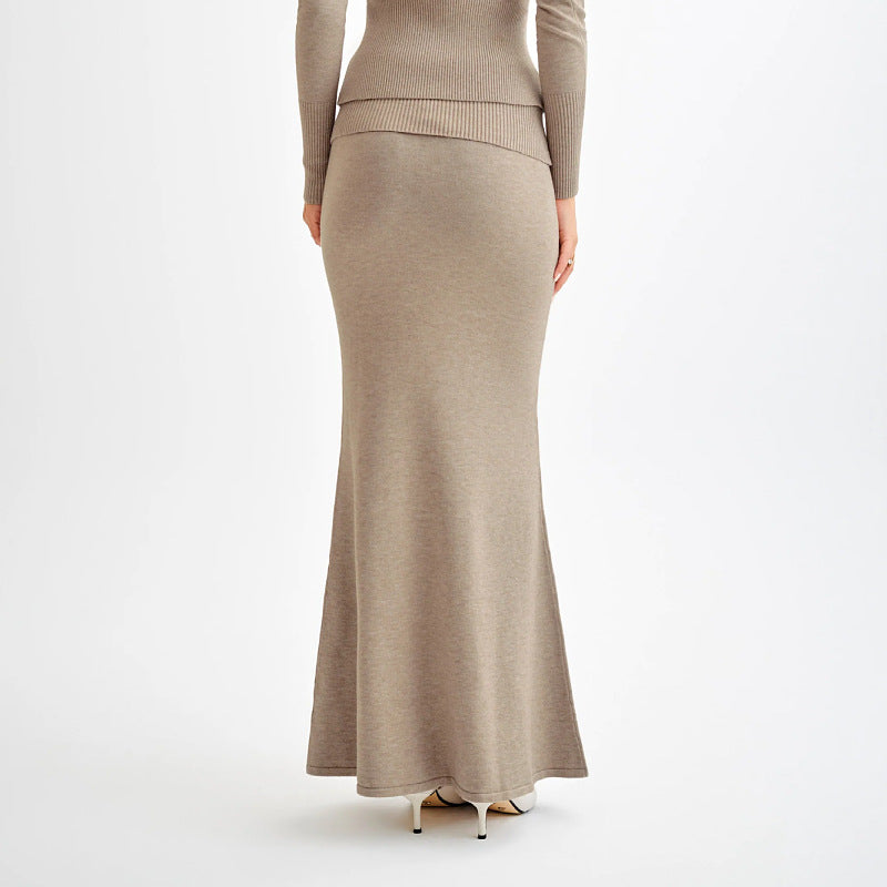 Knitted high-waisted skirt