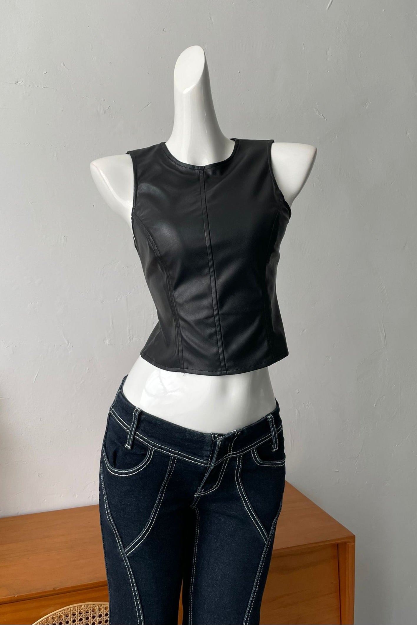 black backless bow strap sleeveless top