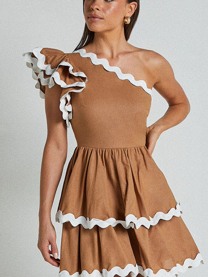 off-the-shoulder wave contrast edge cascading dress