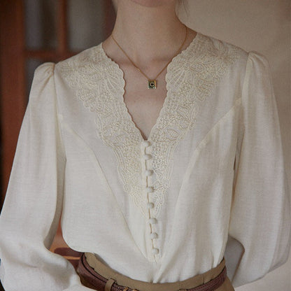 French retro embroidered V-neck shirt
