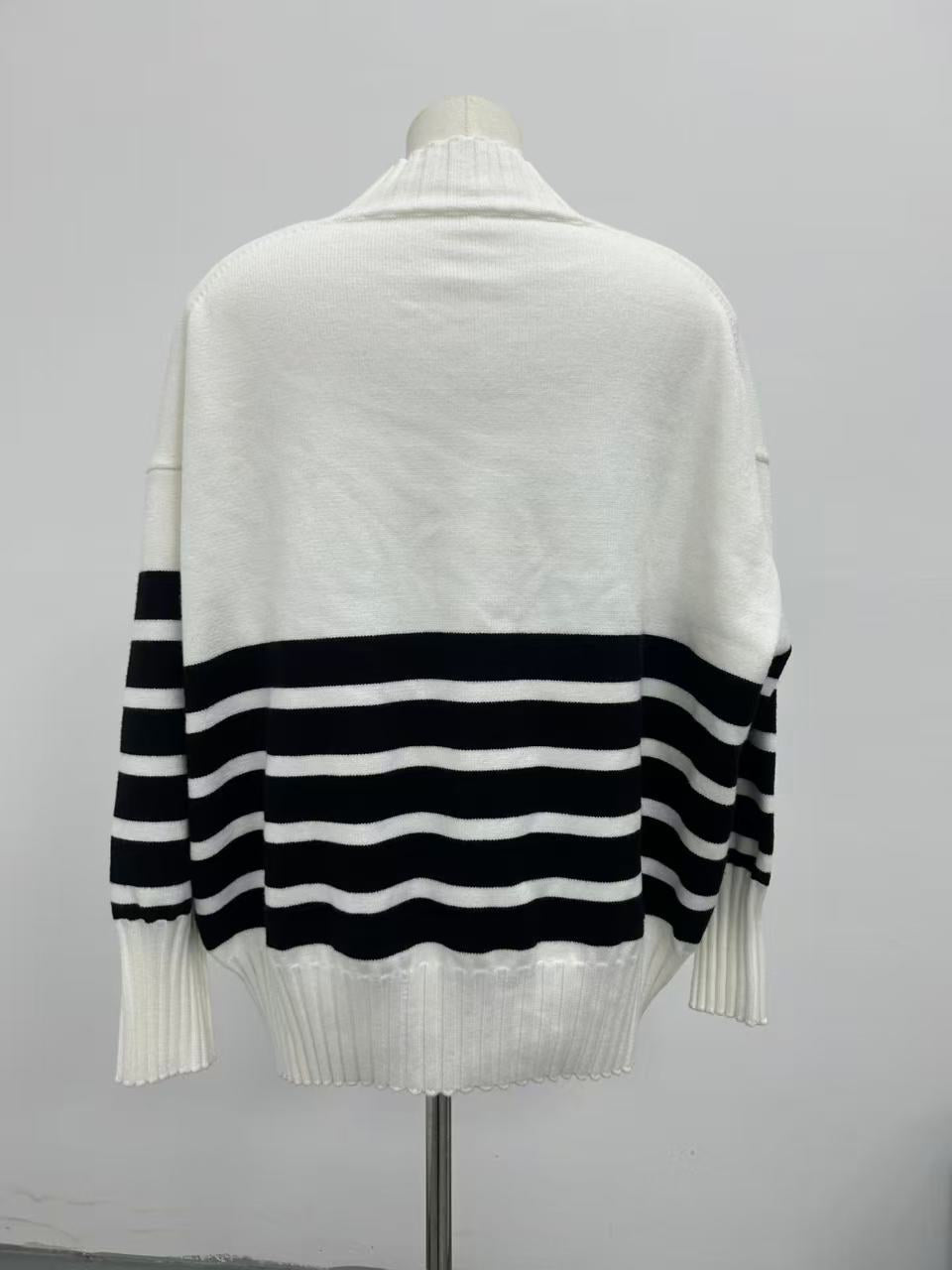 black striped loose knitted sweater