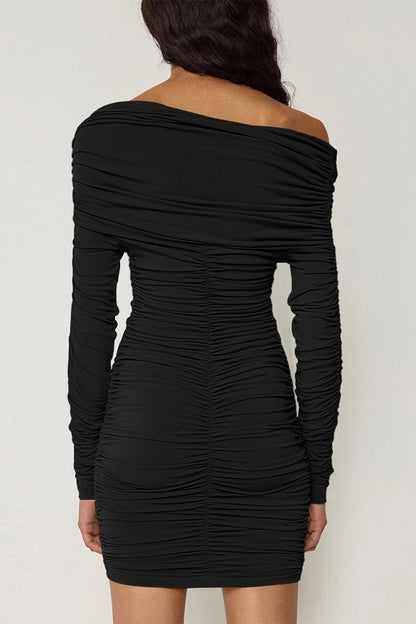 Long-sleeved off-shoulder strapless pleated bodycon dress