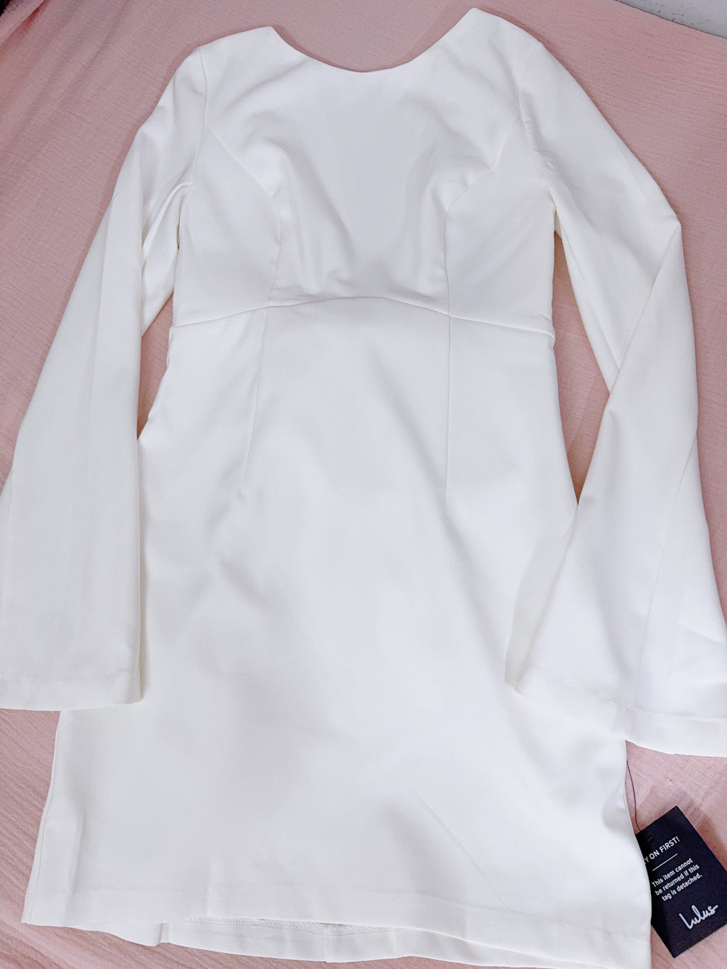 white back V-neck open back bow long-sleeved mini dress