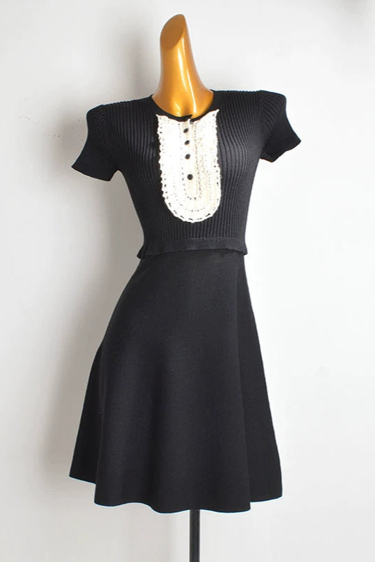black short sleeve knitted mini dress