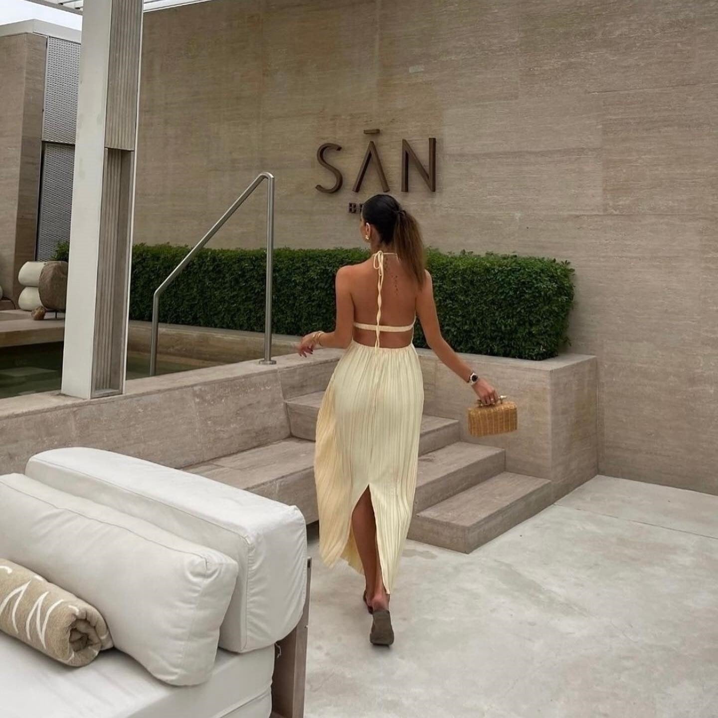 Backless tie-waist pleated long dress