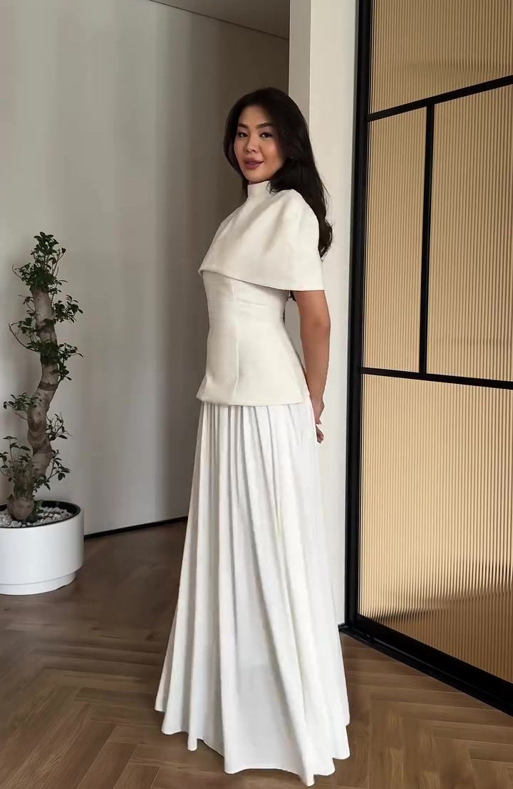 white short-sleeved long skirt suit