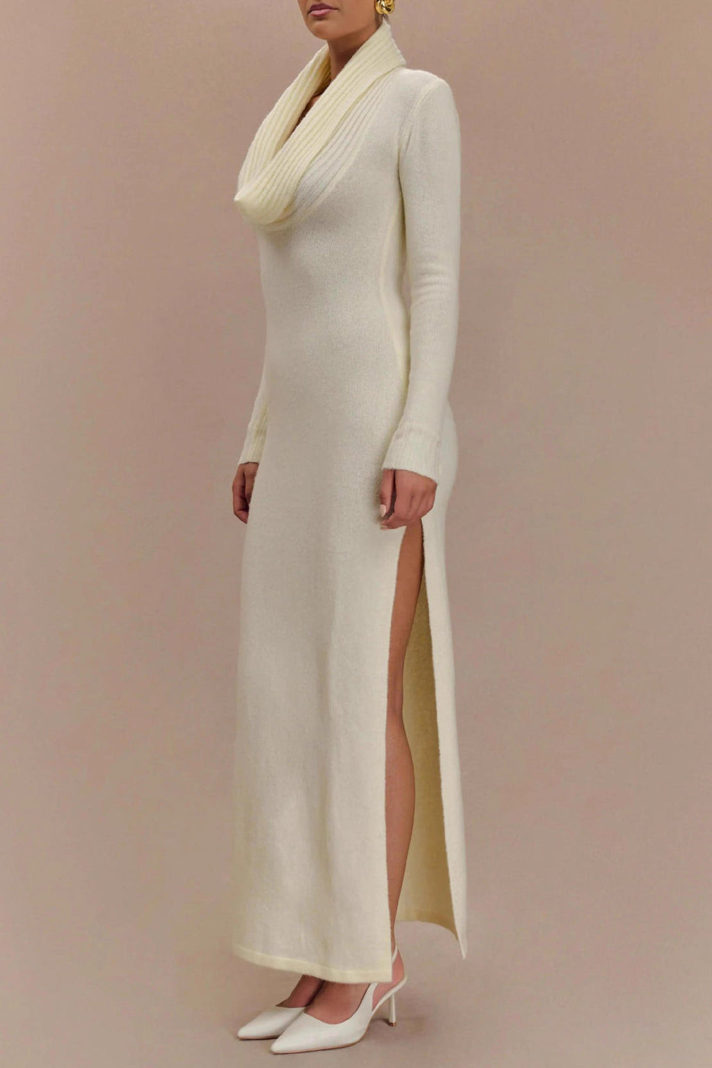 white Long-sleeved bodycon maxi dress