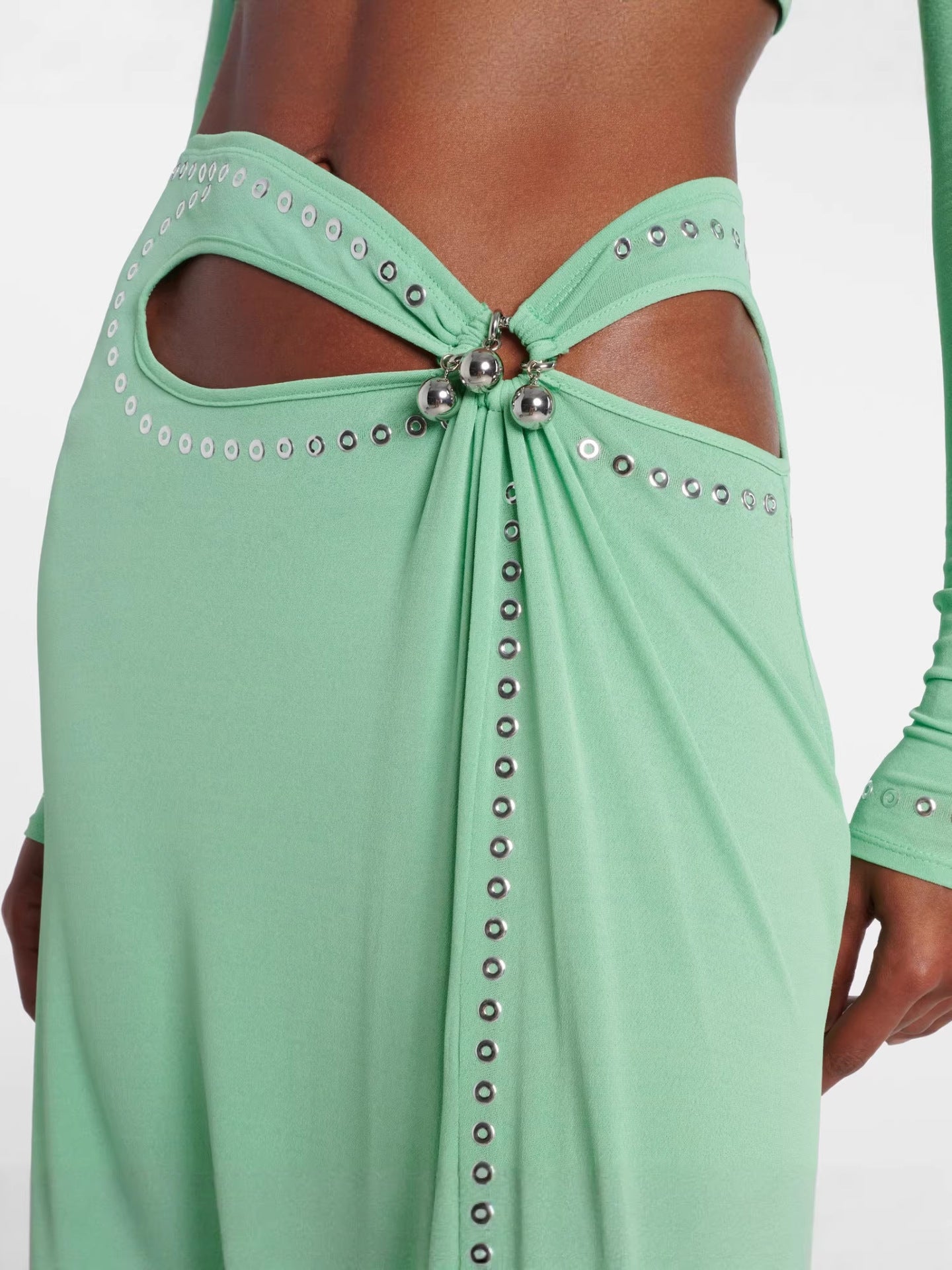 green long-sleeved  low-cut high-slit dress