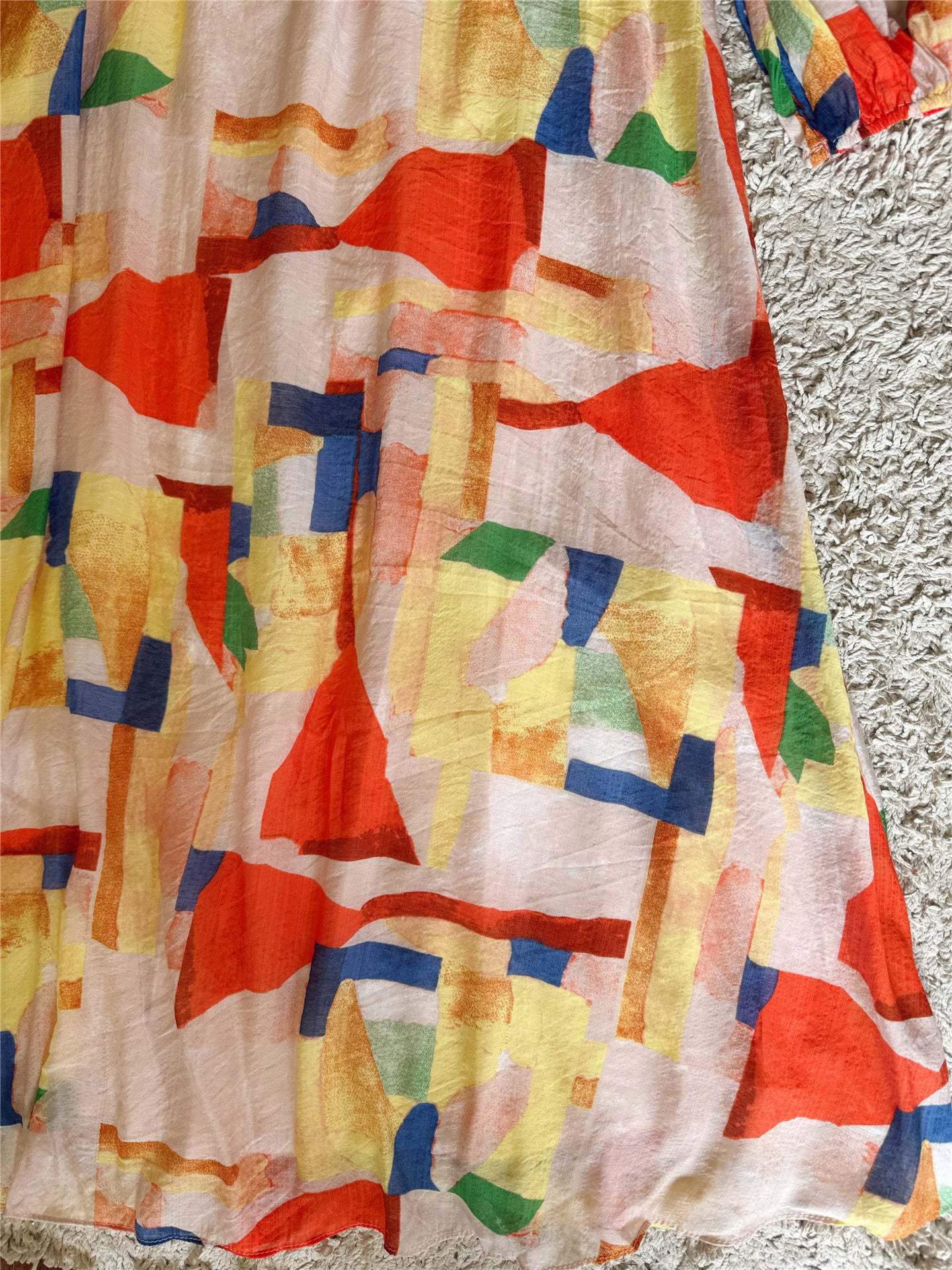 block wavy waist cinched dress