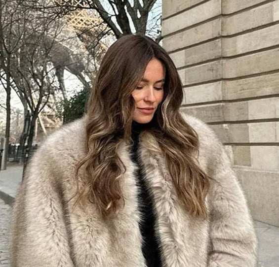 virginia White-black faux fur coat