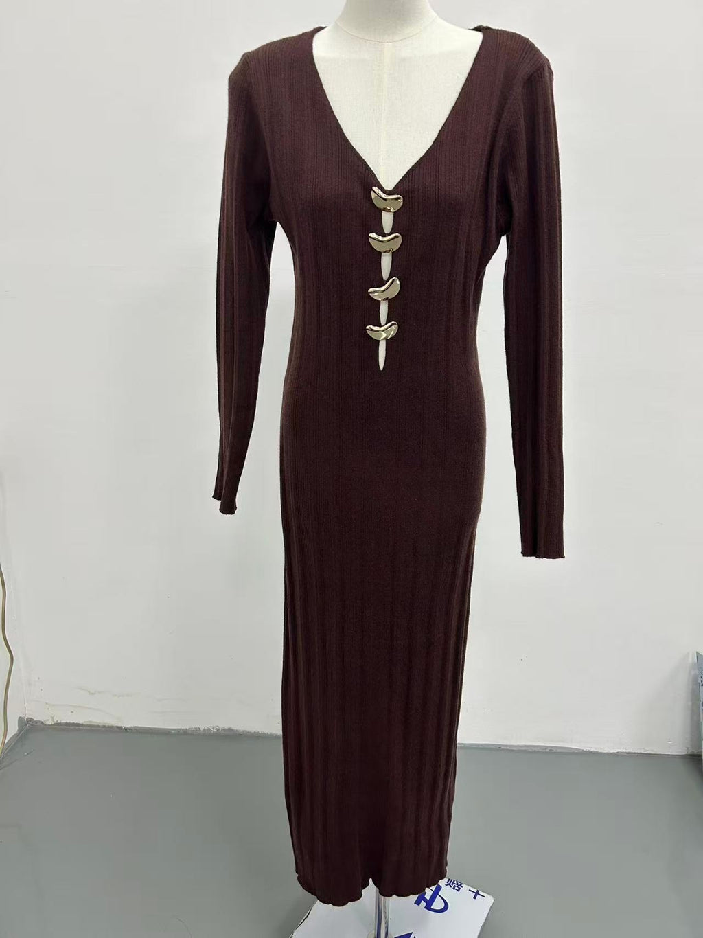 button V-neck knitted maxi dress