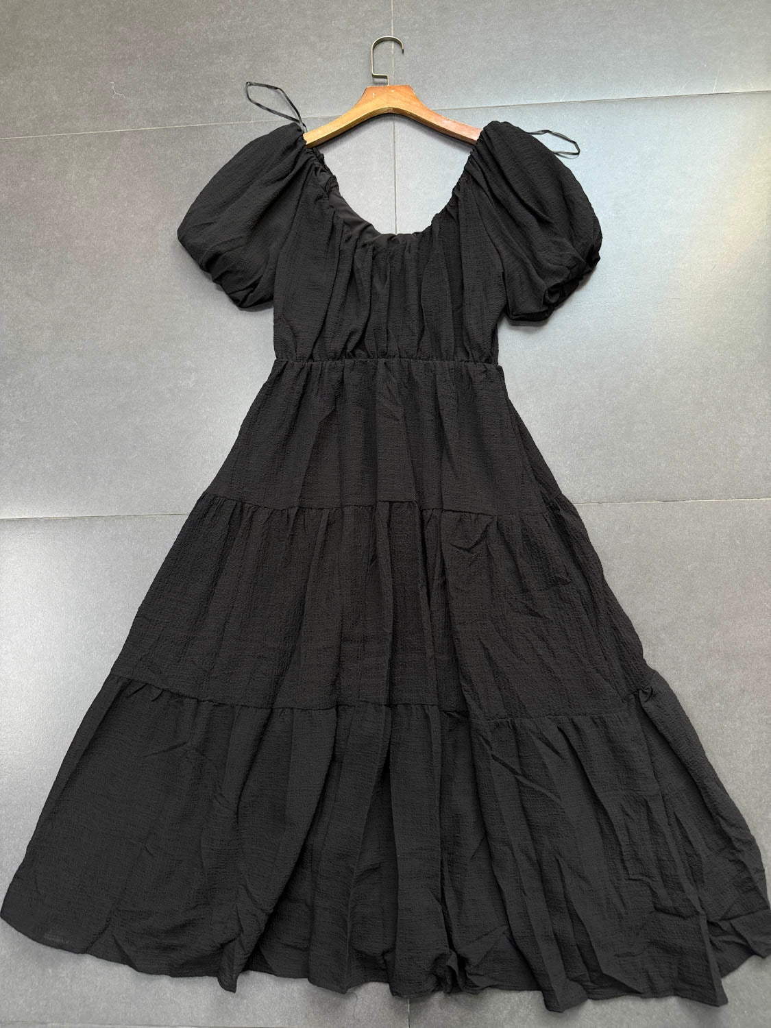 black U-neck bubble short sleeve elastic waist A-line dress