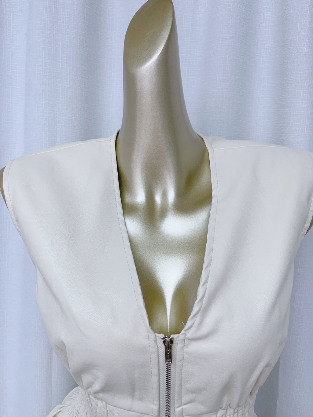 apricot cream stretch waist V-neck shoulder dress