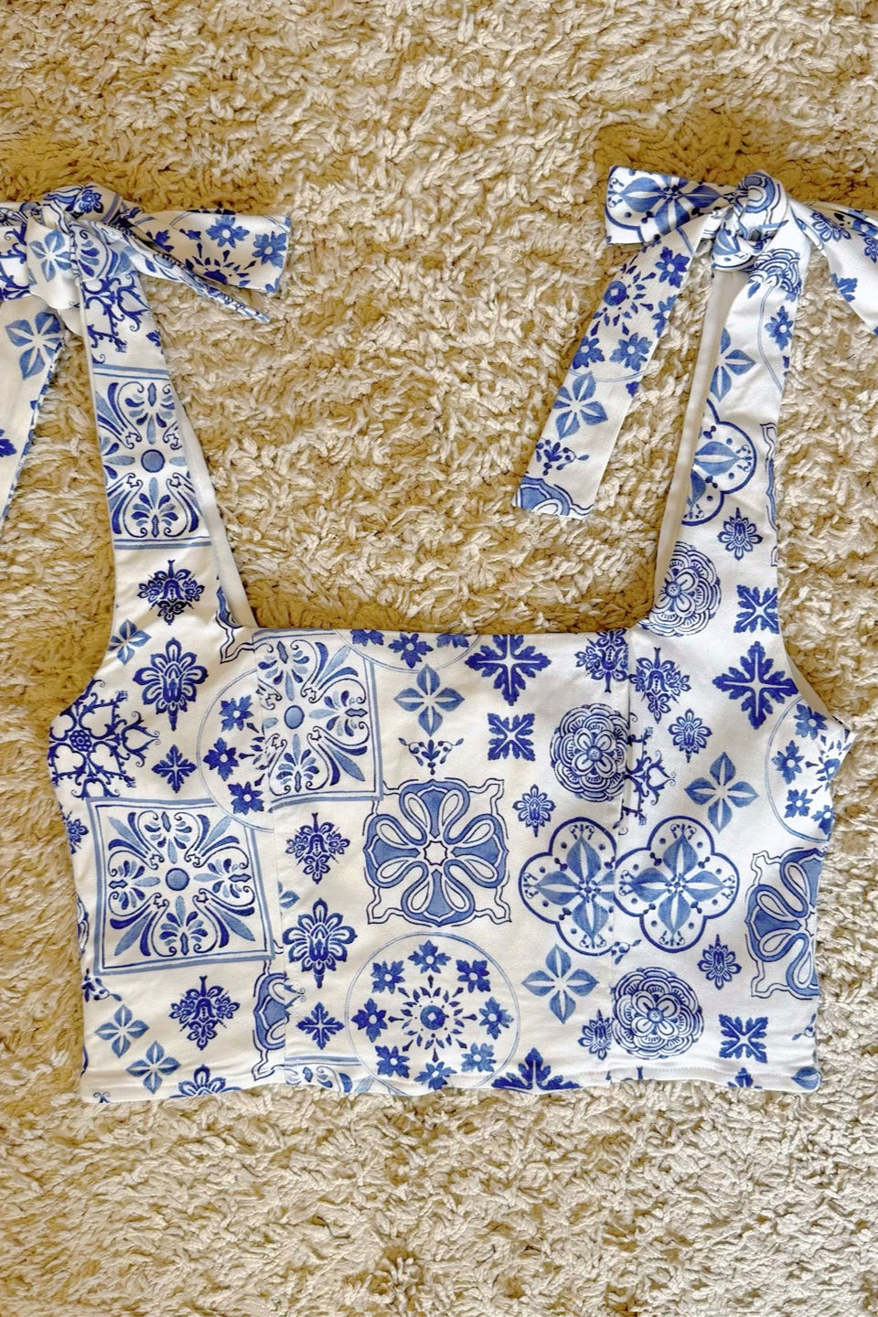 blue and white printed bow high-waisted short vest