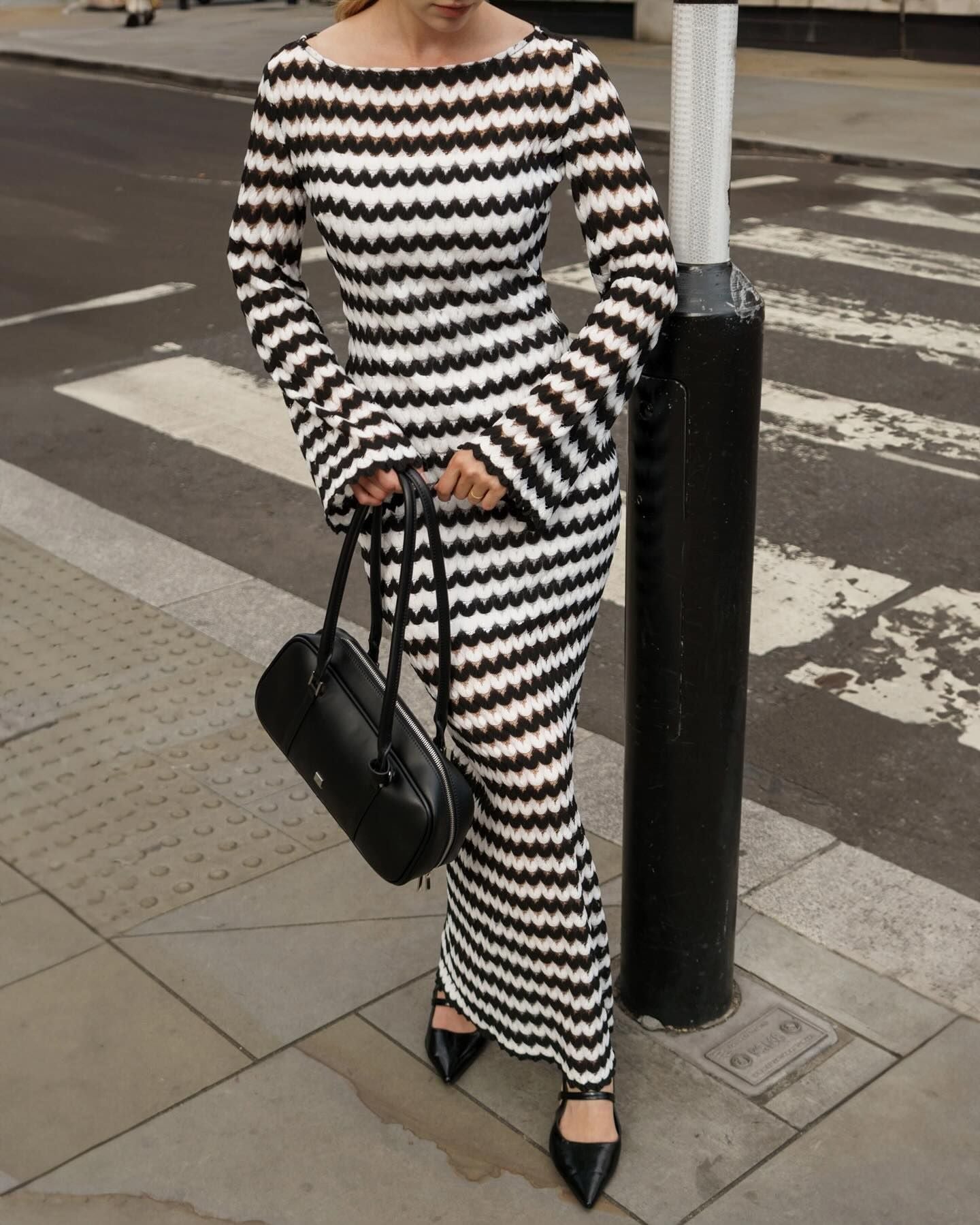 balck and white long-sleeved knitted dress