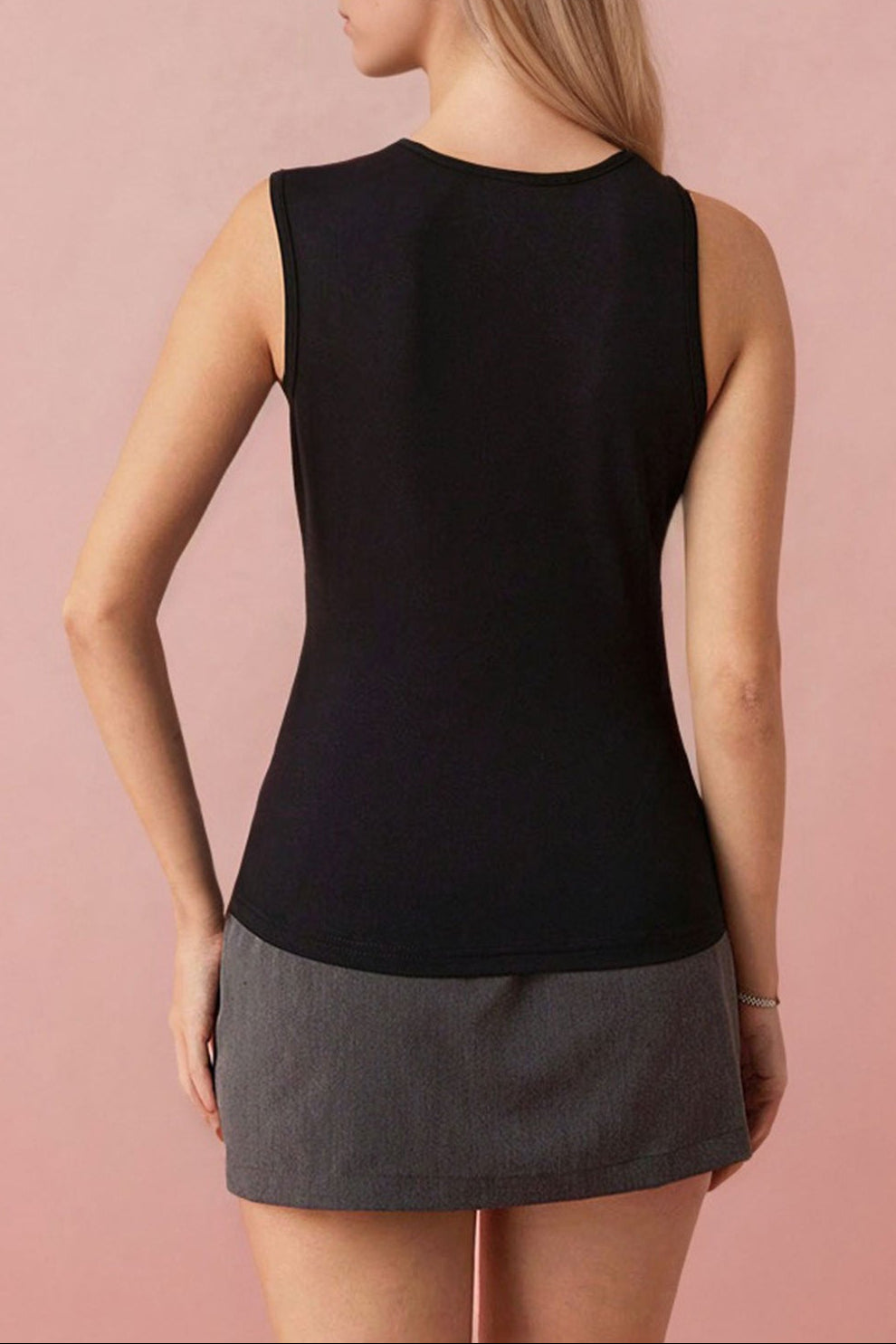 black Off-shoulder sleeveless top