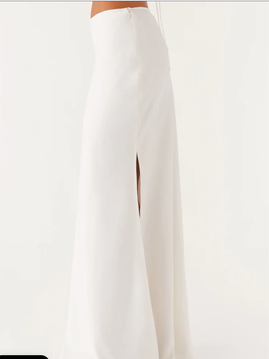 white slim mermaid skirt