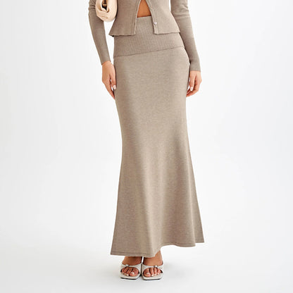 Knitted high-waisted skirt