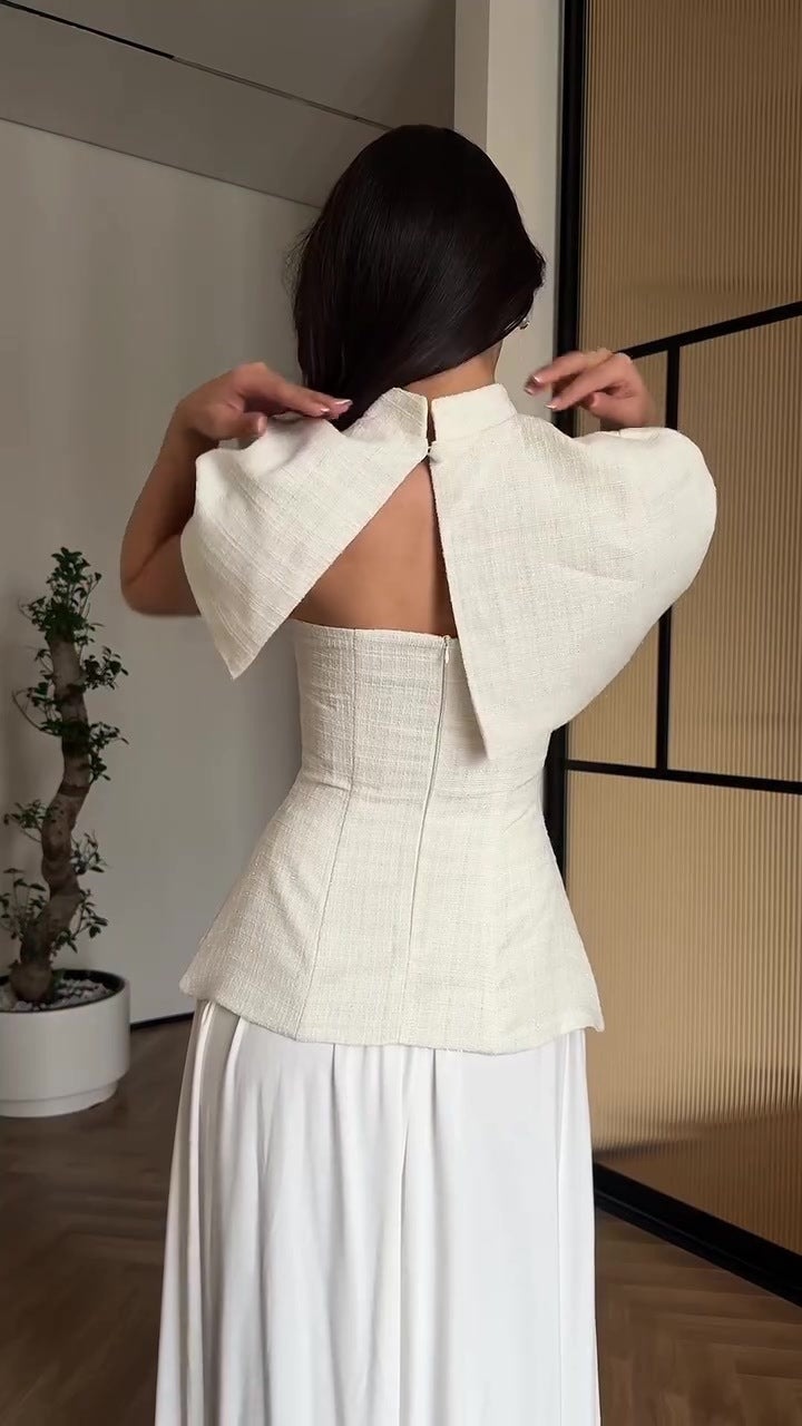 white short-sleeved long skirt suit