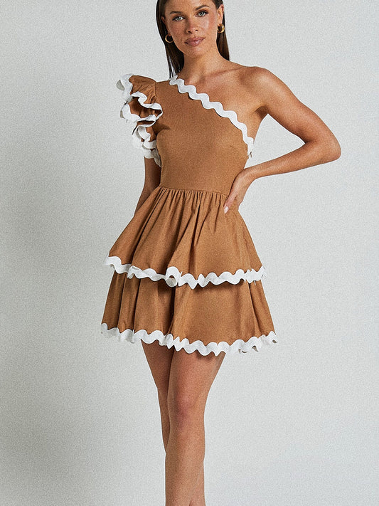 off-the-shoulder wave contrast edge cascading dress