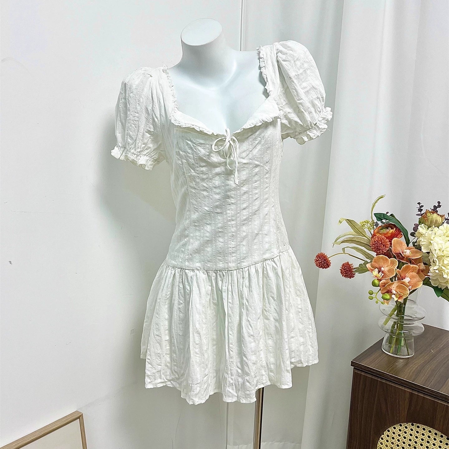 white embroidery puff sleeve waist mini dress