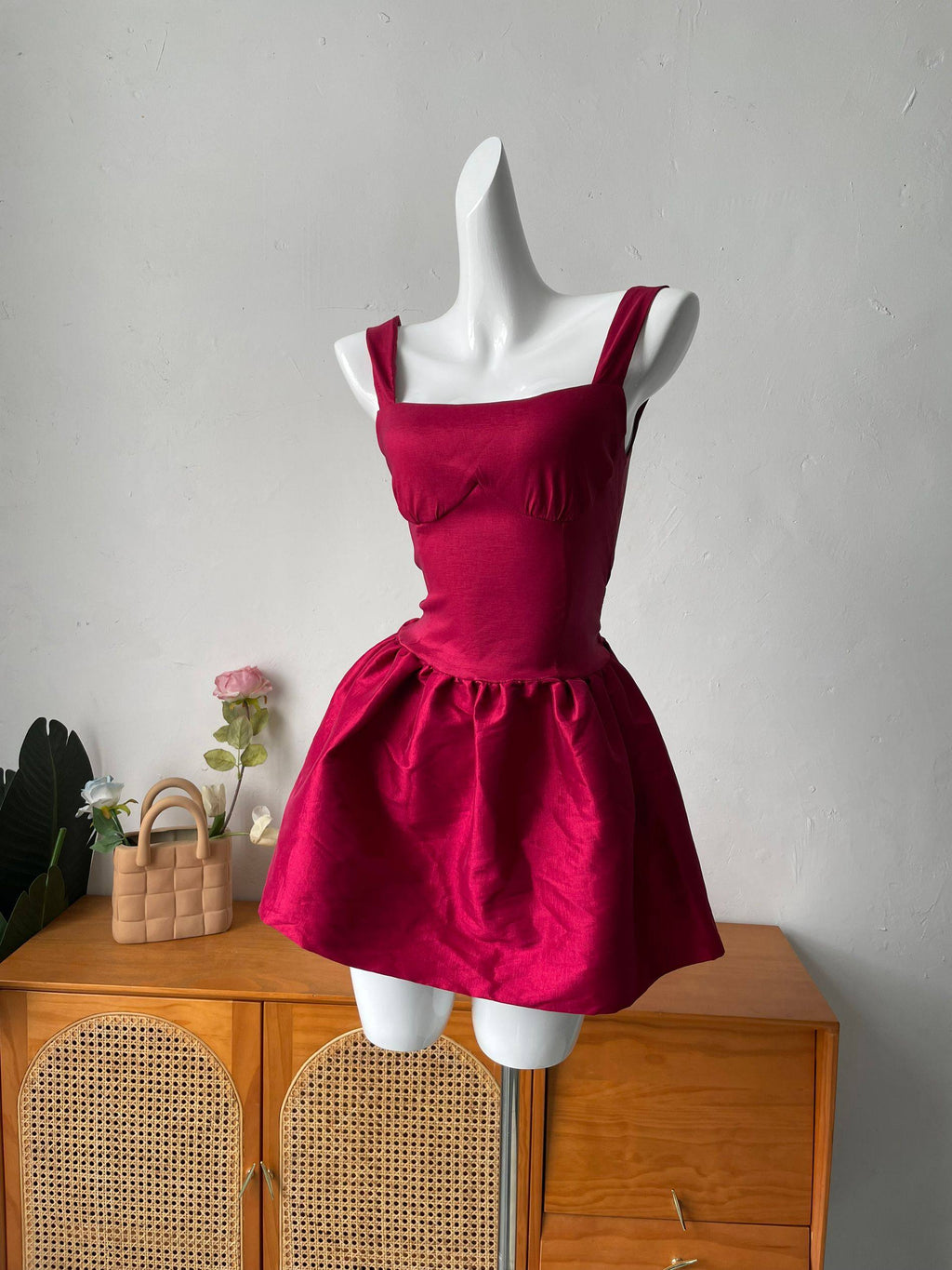 camisole waist slim sleeveless mini dress in red