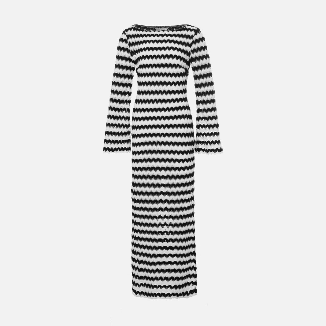 balck and white long-sleeved knitted dress
