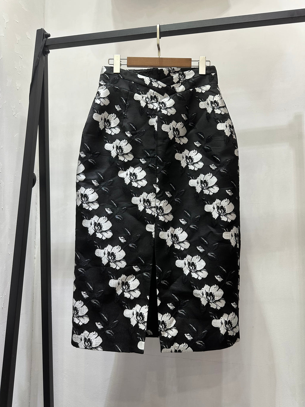 black jacquard midi skirt