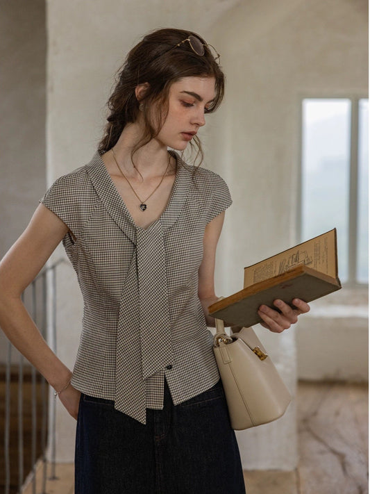 plaid French slim-fit V-neck tied blouse