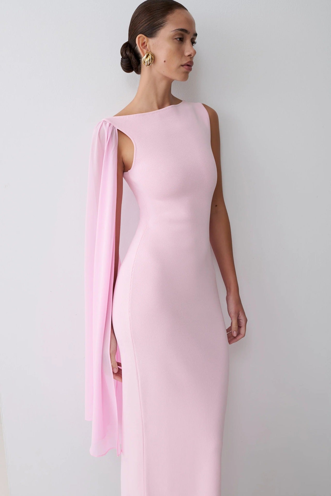 pink one-shoulder streamer hip-hugging dress