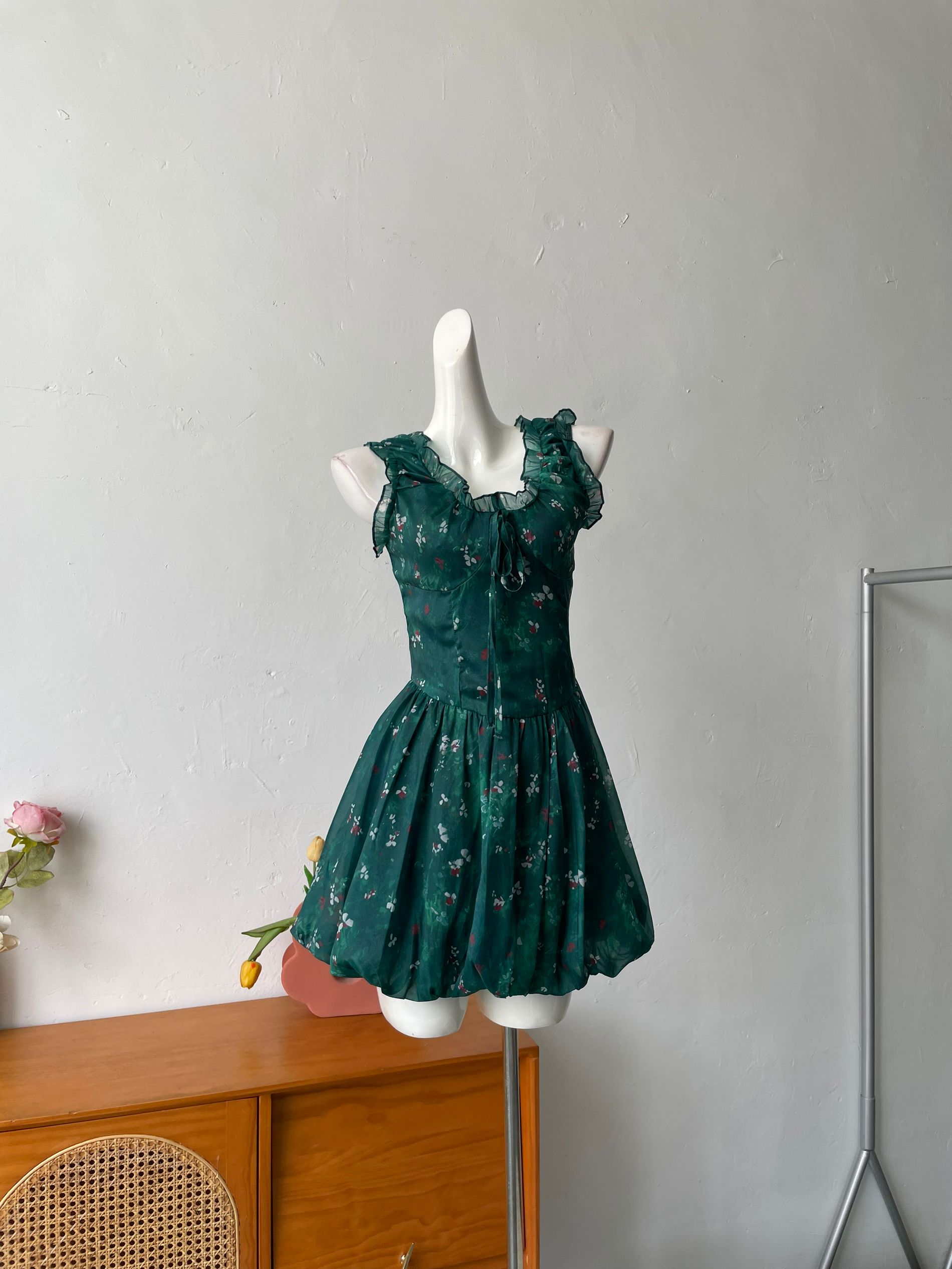 green V-neck floral mini dress