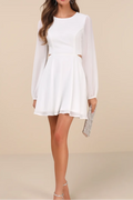 white long-sleeved chiffon waistless dress