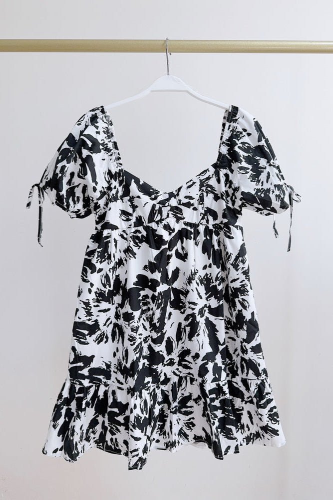 black and white ink painting floral puff sleeve  dress