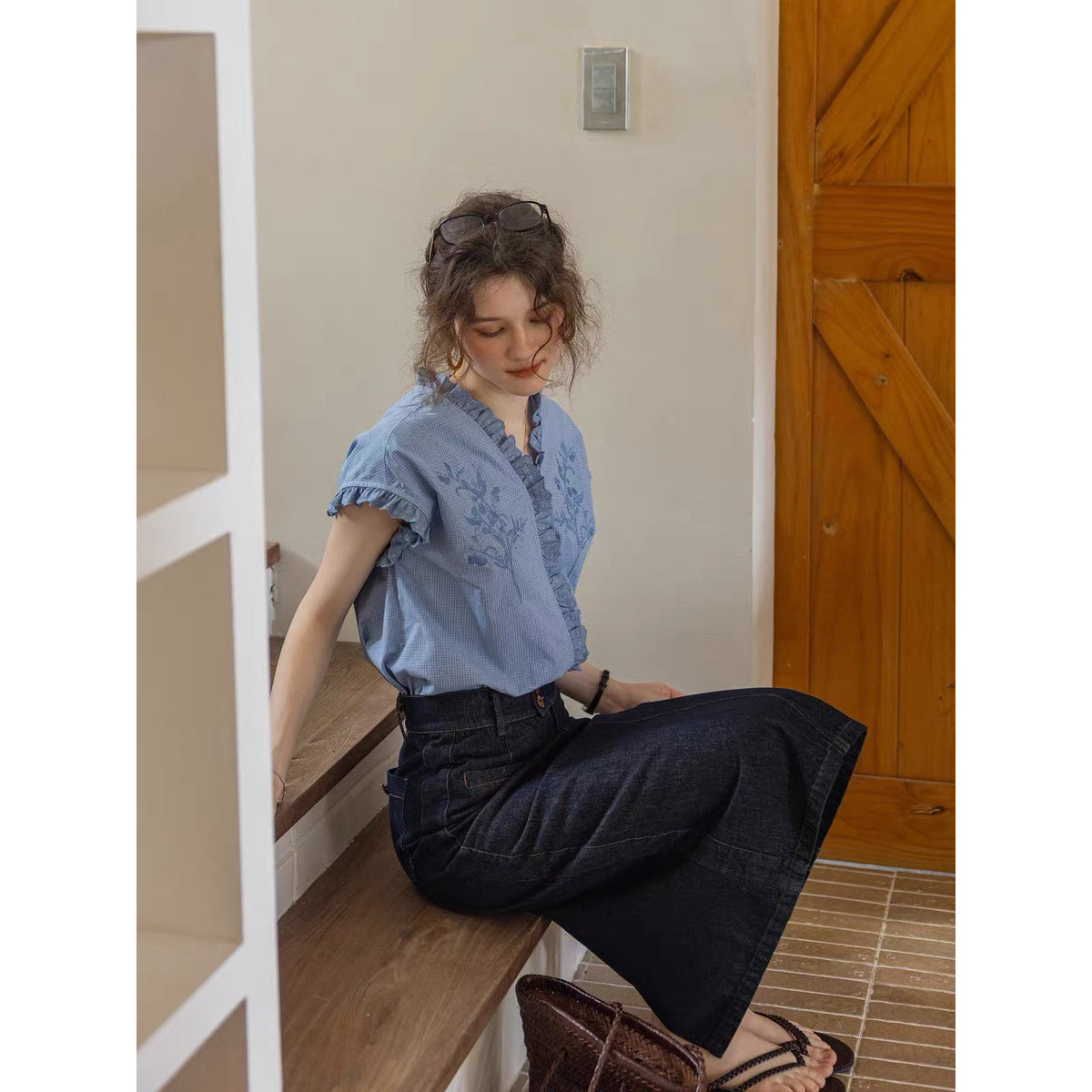 blue linen-cotton patchwork sleeveless lace shirt