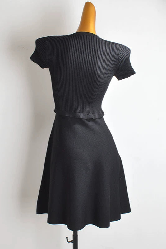 black short sleeve knitted mini dress