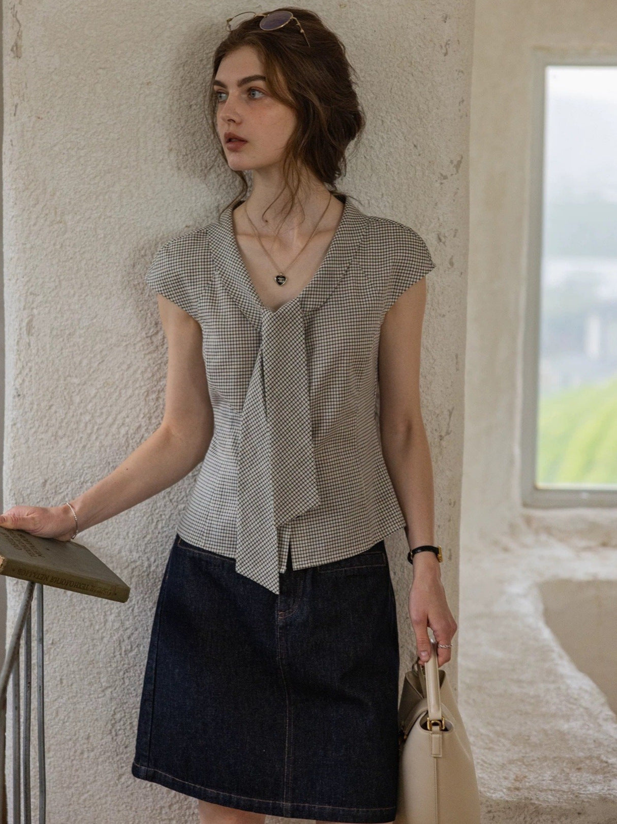 plaid French slim-fit V-neck tied blouse