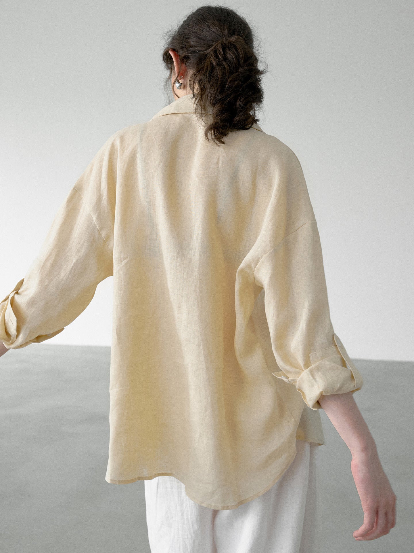 Lightweight linen long-sleeved shirt for summer