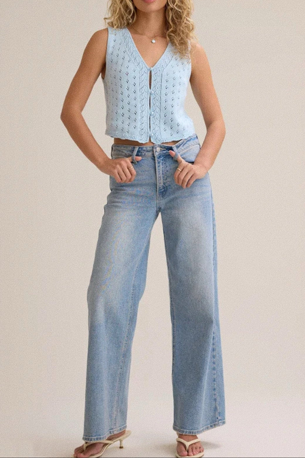 cut-out high-gloss gloss pearl button embellishment V-neck vest