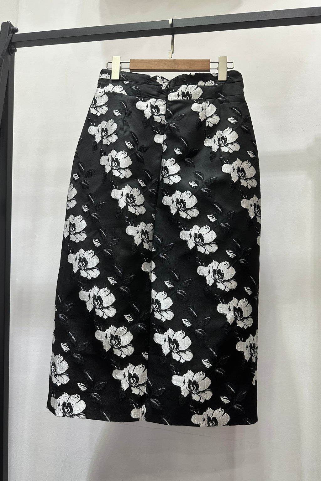 black jacquard midi skirt